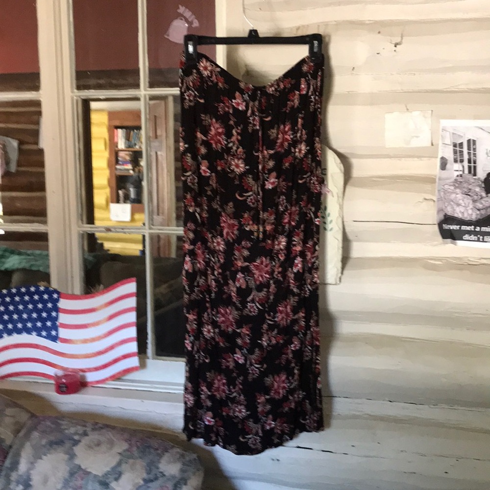 Kathie Lee long skirt with flowers.